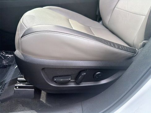 Used 2023 INFINITI QX50 Luxe w/ Accent Package AWD/4WD image 29