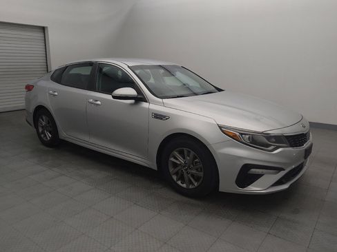 Used 2020 Kia Optima LX image 11