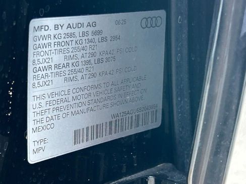 Used 2025 Audi SQ5 Premium Plus w/ Premium Plus Package image 77