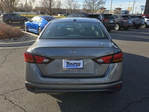 Used 2023 Nissan Altima 2.5 SV image 5