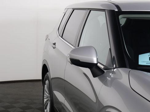 Used 2024 Mitsubishi Outlander ES image 14