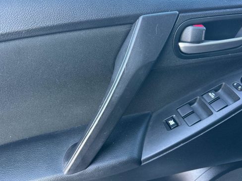 Used 2012 MAZDA MAZDA3 i Touring image 11