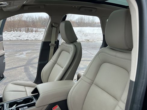 Used 2023 Lincoln Corsair Reserve w/ Equipment Group 202A image 16