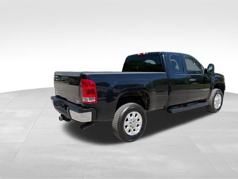Used 2013 GMC Sierra 2500 SLE w/ SLE Preferred Package AWD/4WD image 3