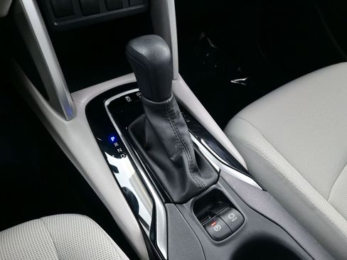 Used 2024 Toyota Corolla Cross L image 20