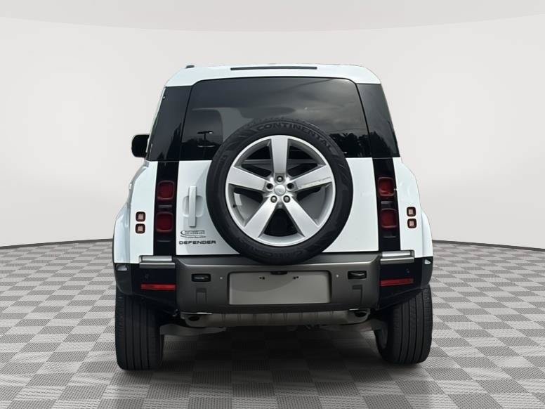 Used 2024 Land Rover Defender 110 X-Dynamic SE AWD/4WD image 6
