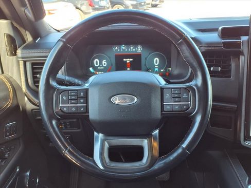 Used 2022 Ford Expedition Platinum image 39