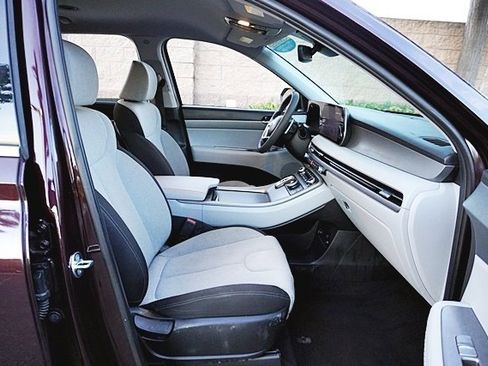 Certified 2023 Hyundai Palisade SE image 11