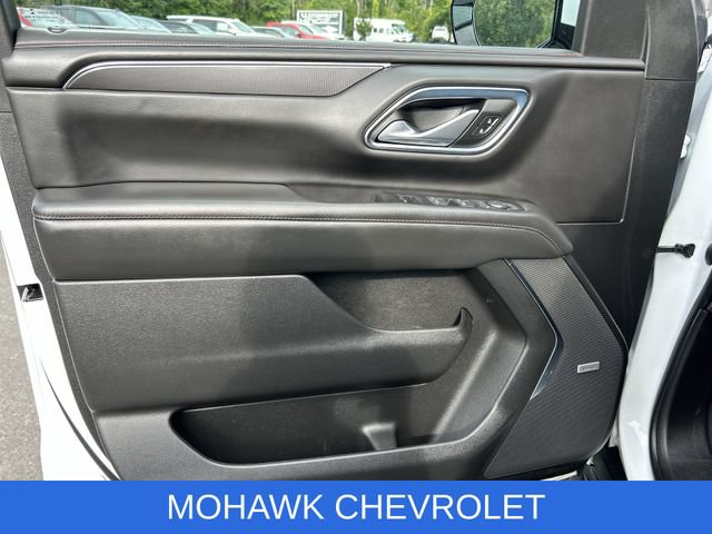 Certified 2022 Chevrolet Suburban RST w/ Luxury Package AWD/4WD image 23
