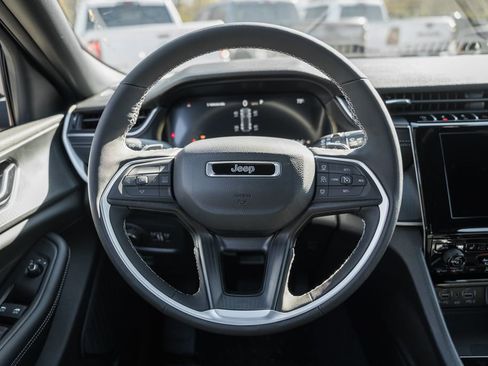 New 2025 Jeep Grand Cherokee Laredo X image 28