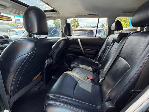 Used 2012 Toyota Highlander SE w/ Tow Pkg AWD/4WD image 10
