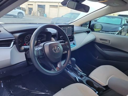 Used 2022 Toyota Corolla LE FWD image 16