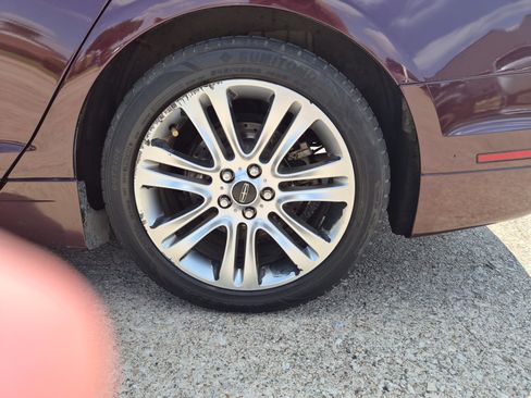 Used 2013 Lincoln MKZ FWD image 12