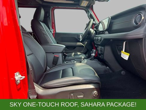Used 2025 Jeep Wrangler Unlimited Sahara w/ Safety Group AWD/4WD image 18
