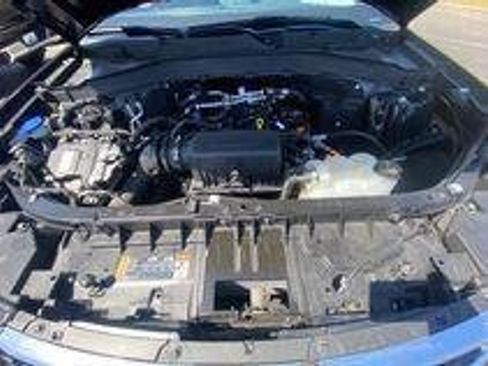 Certified 2024 Ford Explorer XLT w/ Equipment Group 202A AWD/4WD image 4