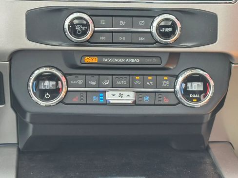 Used 2022 Ford F250 Lariat w/ Lariat Ultimate Package AWD/4WD image 27