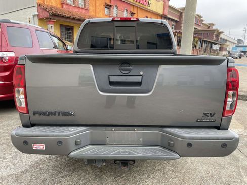 Used 2020 Nissan Frontier SV w/ Midnight Edition Floor Mats image 4