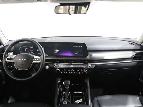 Used 2025 Kia Telluride LX FWD image 9