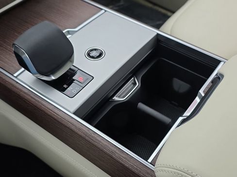 New 2026 Land Rover Range Rover SE image 25