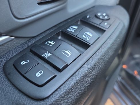 Used 2024 RAM 1500 Classic SLT AWD/4WD image 22