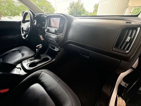Certified 2022 GMC Canyon AT4 w/ Trailering Package AWD/4WD image 29