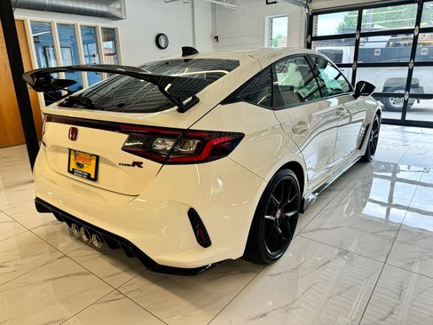 Used 2024 Honda Civic Type R image 5
