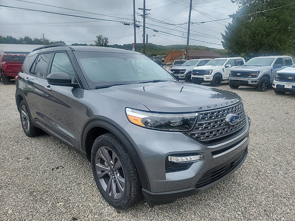 Used 2024 Ford Explorer XLT w/ Equipment Group 202A AWD/4WD image 3