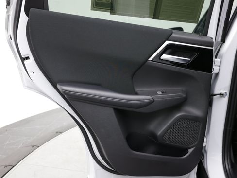 Used 2022 Mitsubishi Outlander ES AWD/4WD image 25