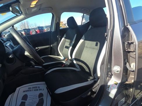 Used 2021 Nissan Versa SV image 21