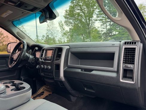 Used 2014 RAM 2500 Tradesman w/ Chrome Appearance Group AWD/4WD image 19