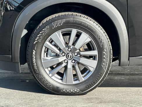 Used 2024 Nissan Pathfinder SV FWD image 27