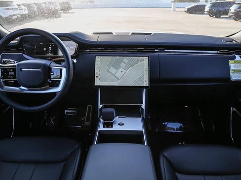 New 2025 Land Rover Range Rover Long Wheelbase SE image 12