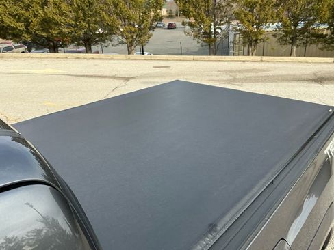 Used 2018 Toyota Tacoma TRD Sport image 17