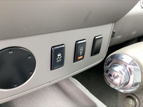 Used 2013 Nissan Frontier SV w/ SV Value Truck Pkg RWD image 29