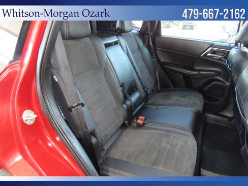 Used 2023 Mitsubishi Outlander SE AWD/4WD image 35