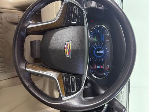 Used 2019 Cadillac Escalade Luxury AWD/4WD image 16