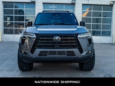 Used 2025 Lexus GX 550 w/ Accessory Package (2T) image 4