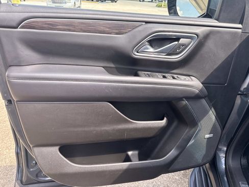 Used 2021 Chevrolet Suburban LT image 18