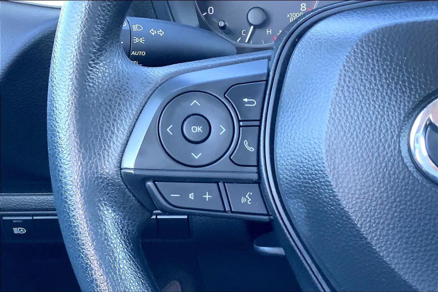 Used 2025 Toyota Corolla LE FWD image 23