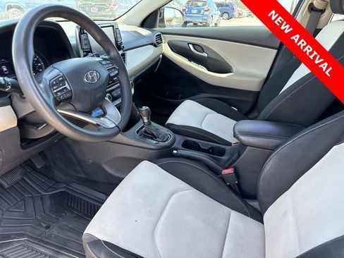 Used 2018 Hyundai Elantra GT image 12