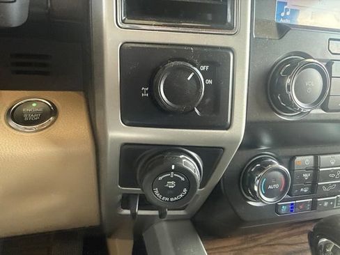 Used 2019 Ford F150 Lariat w/ Trailer Tow Package RWD image 21