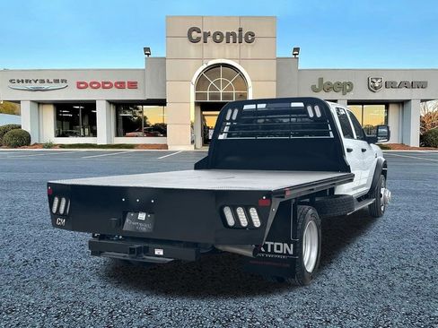 Used 2024 RAM 5500 Tradesman w/ Chrome Appearance Group AWD/4WD image 3