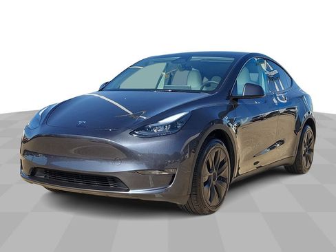 Used 2025 Tesla Model Y Long Range image 4
