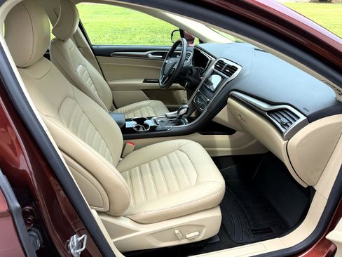 Used 2016 Ford Fusion Energi SE image 16