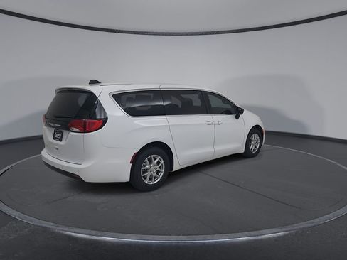 New 2026 Chrysler Voyager LX image 15