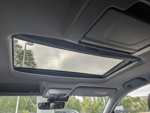 Used 2020 Honda Pilot Touring image 40