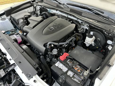 Used 2022 Toyota Tacoma SR image 16