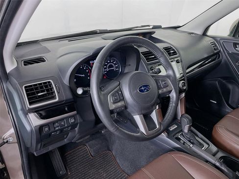 Used 2017 Subaru Forester 2.5i Touring AWD/4WD image 12