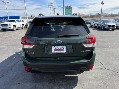 Used 2024 Subaru Forester Premium image 8