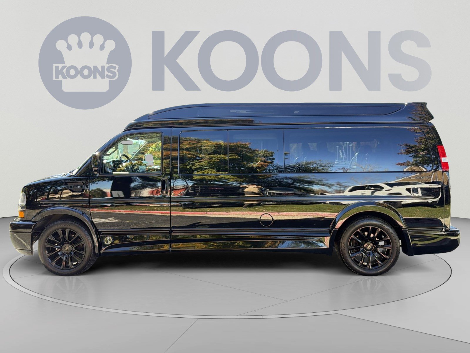 Used 2020 Chevrolet Express 2500 Extended w/ Enhanced Convenience Package RWD image 2